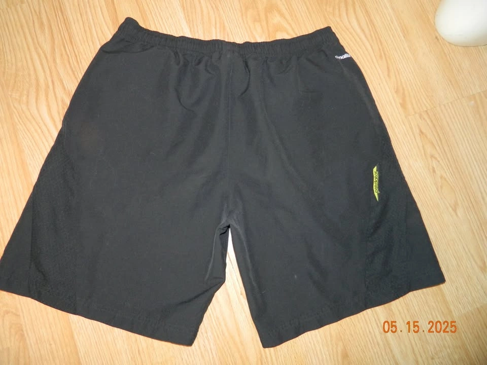 MENS ADIDAS SHORTS not lined...size L...EUC - photo 2