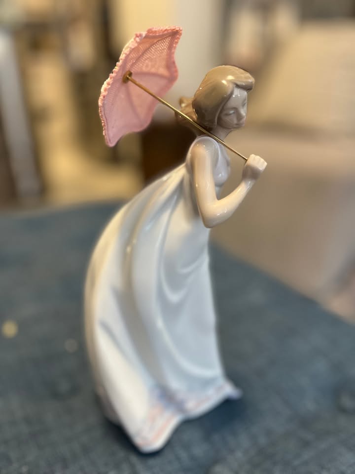Lladro Afternoon Promenade Figurine #7636 - 1995 - photo 2