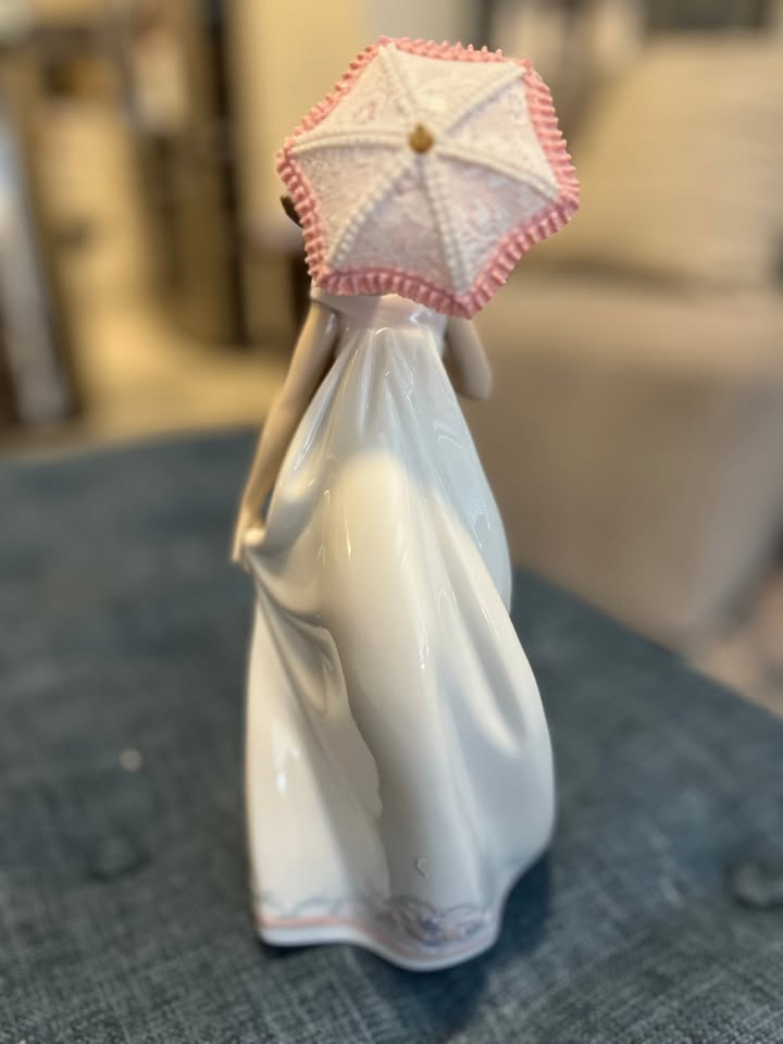 Lladro Afternoon Promenade Figurine #7636 - 1995 - photo 3