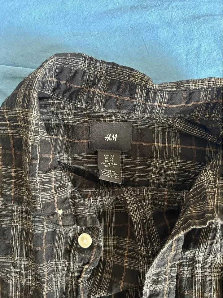 H&M Dark Plaid Button-Up Shirt - photo 2