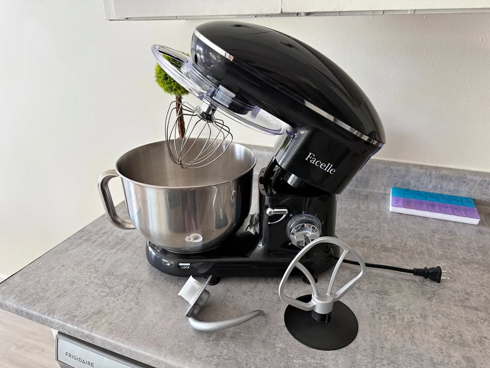 Facelle 660W Stand Mixer