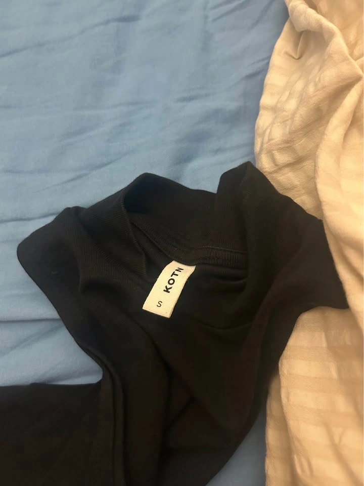 KOTN Black Mock Neck Sleeveless Top Small - photo 2