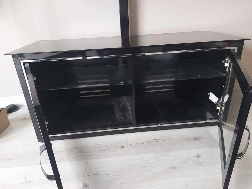 TV Cabinet with Mounted TV Stand - photo 3