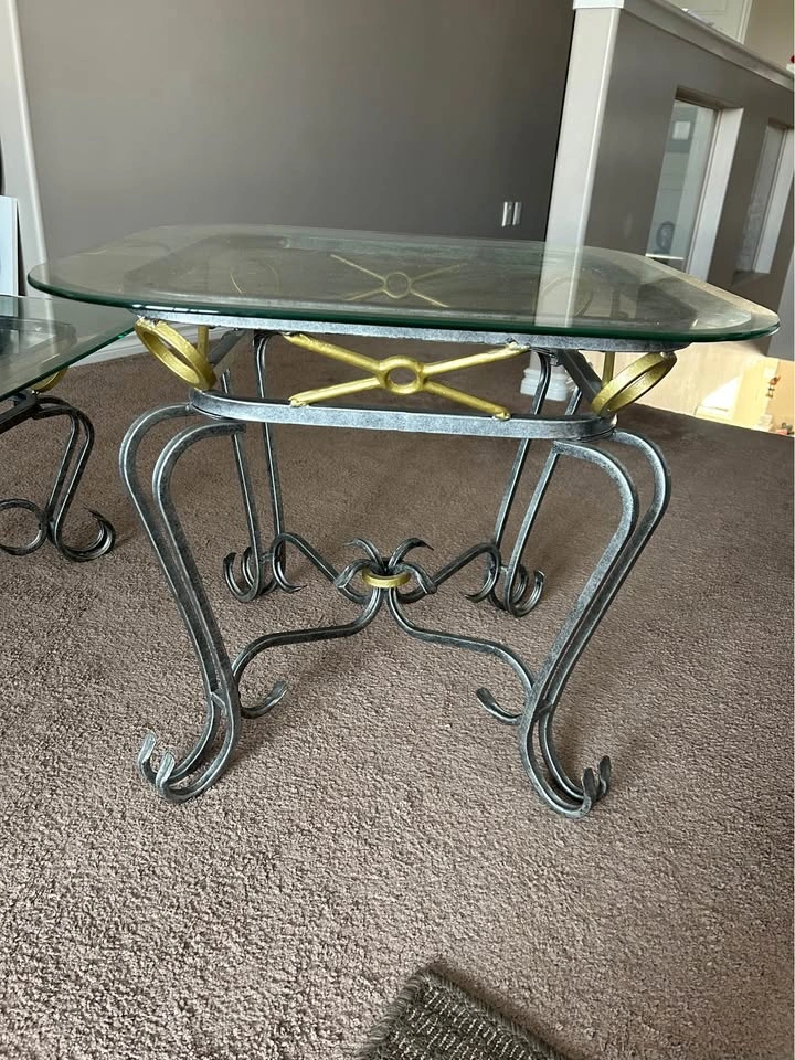 Coffee table and side table - photo 4