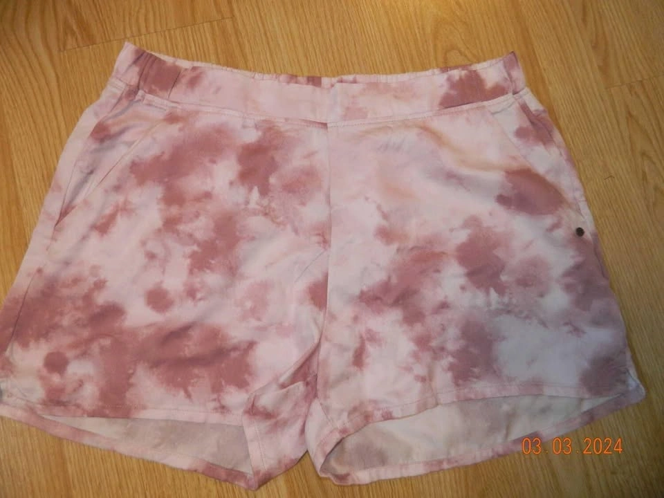 NWOT WOMENS RIPZONE SHORTS...SIZE L.