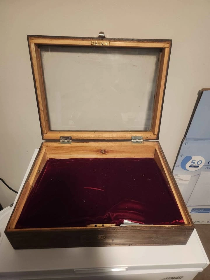 Glass Top Wooden Display Case - photo 2