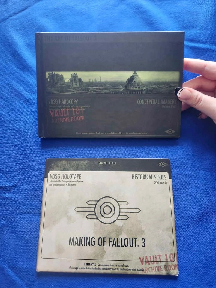 Fallout 3 Art Book Collection, Disk & Bobblehead