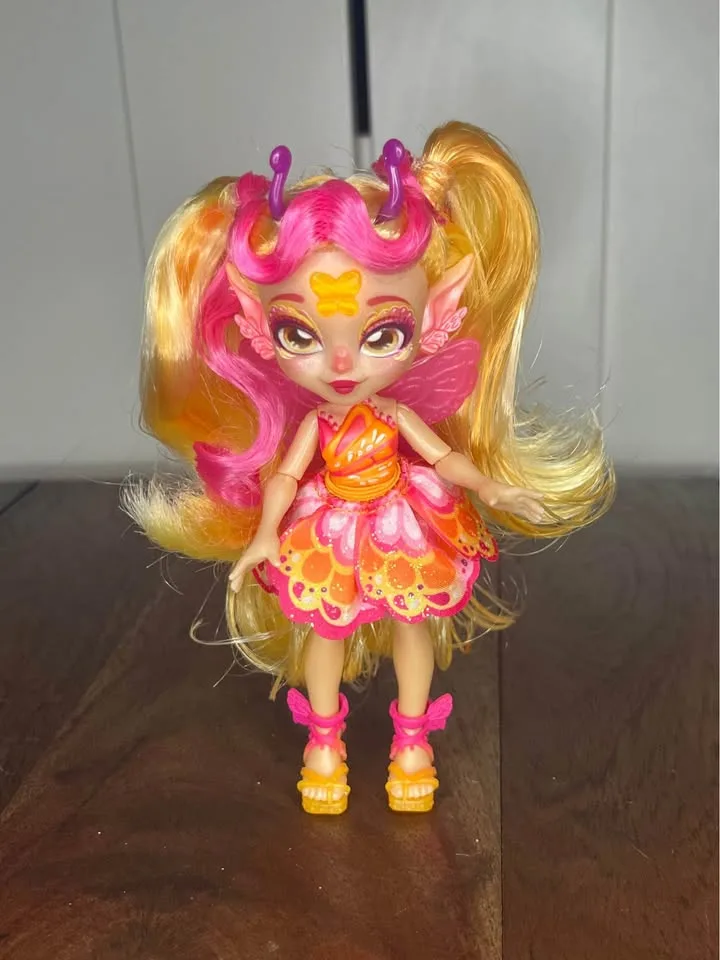 Magic Mixies Pixlings Flitta the Butterfly image indicator(2)