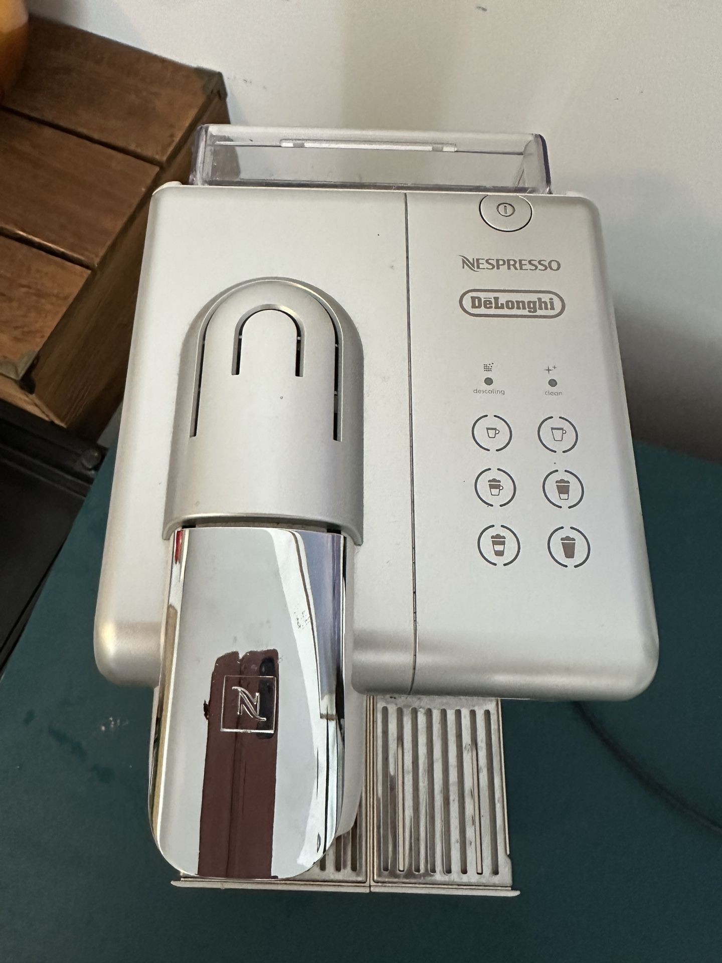 Nespresso DeLonghi Lattissima w/ Cappuccino Add-on - photo 3