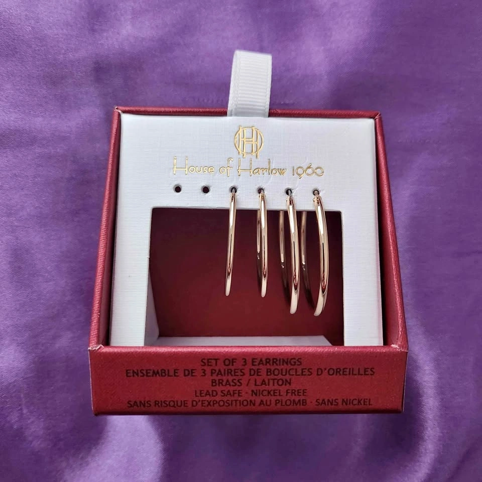 2 Sets of Earrings (gold tone)