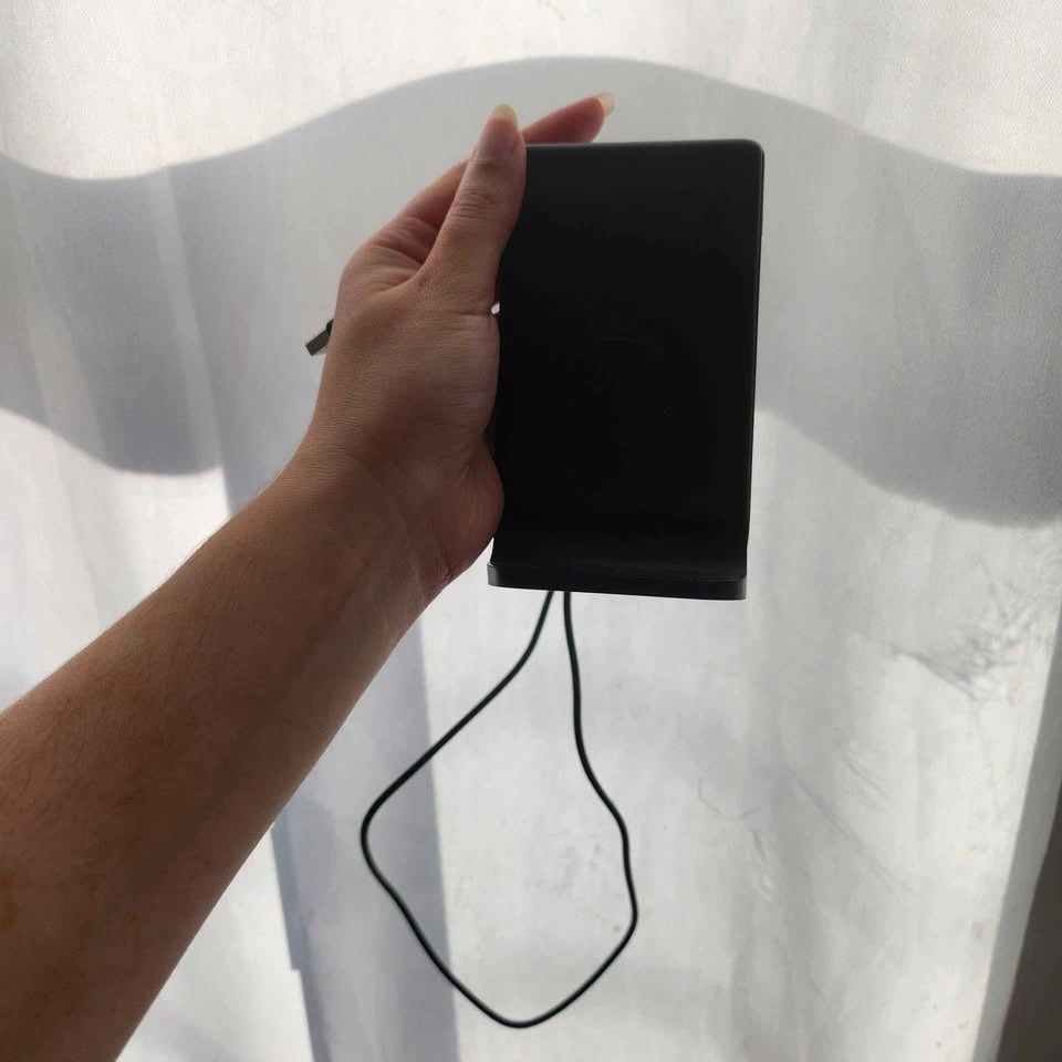 INIU Wireless Charging Stand - photo 2