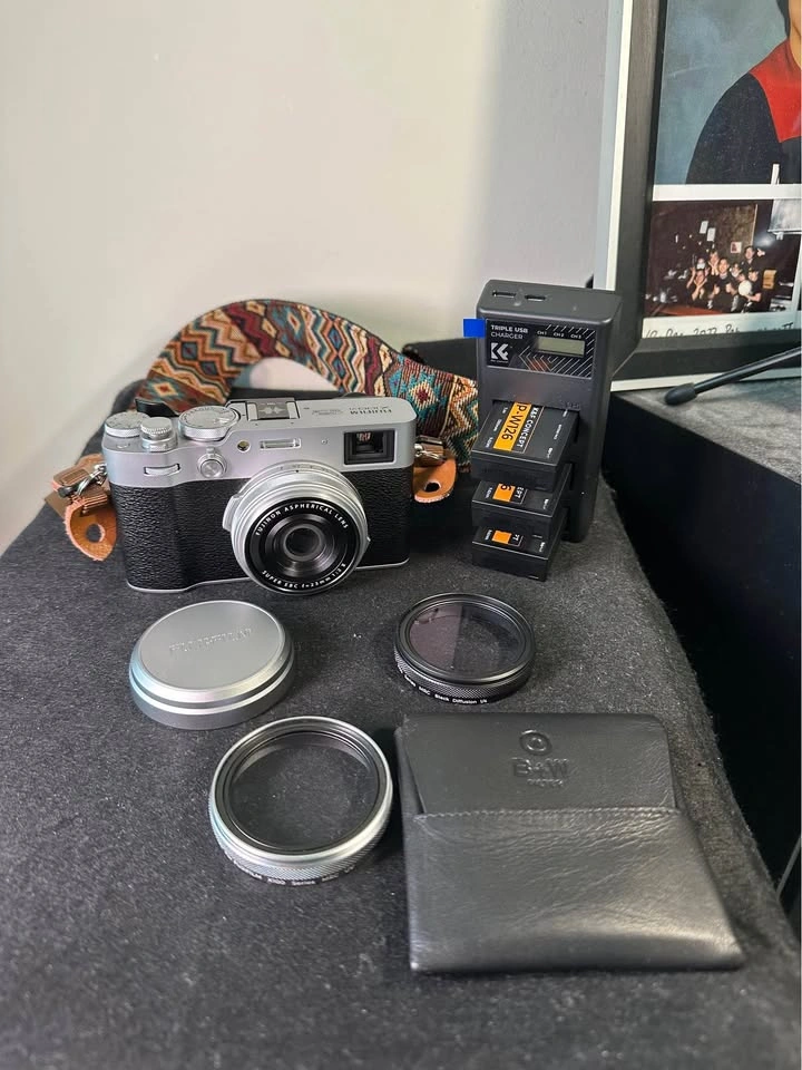 Fujifilm X100VI Silver - Full Kit, 1200 Shutter Count - photo 2
