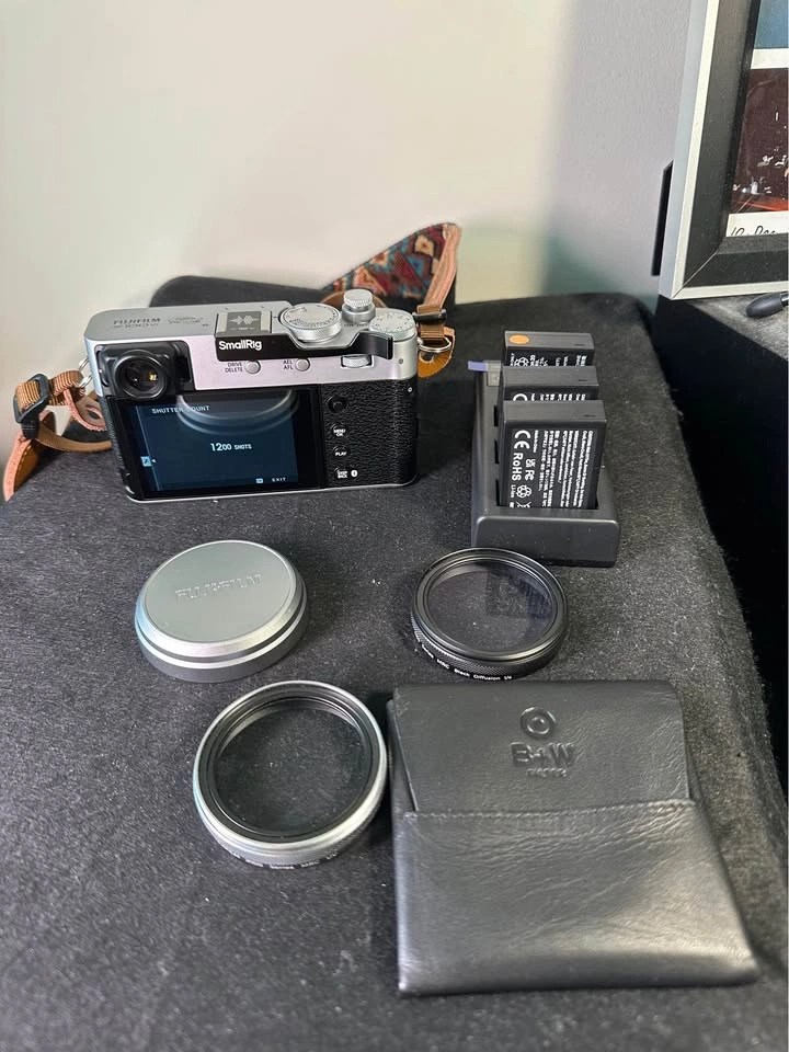 Fujifilm X100VI Silver - Full Kit, 1200 Shutter Count - photo 4