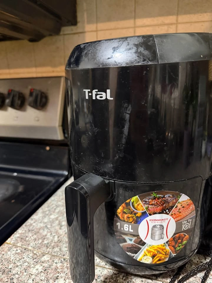 T-fal 1.6L Compact Air Fryer - photo 2
