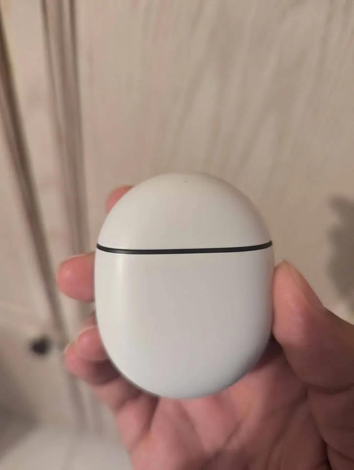 Pixel Buds Pro (black, gen 1) image indicator(2)