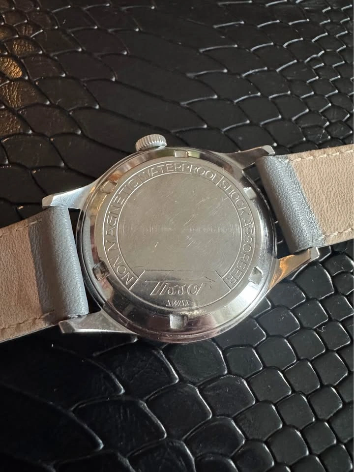Vintage Tissot Aquasport Manual Watch 35mm - Runs Great - photo 3