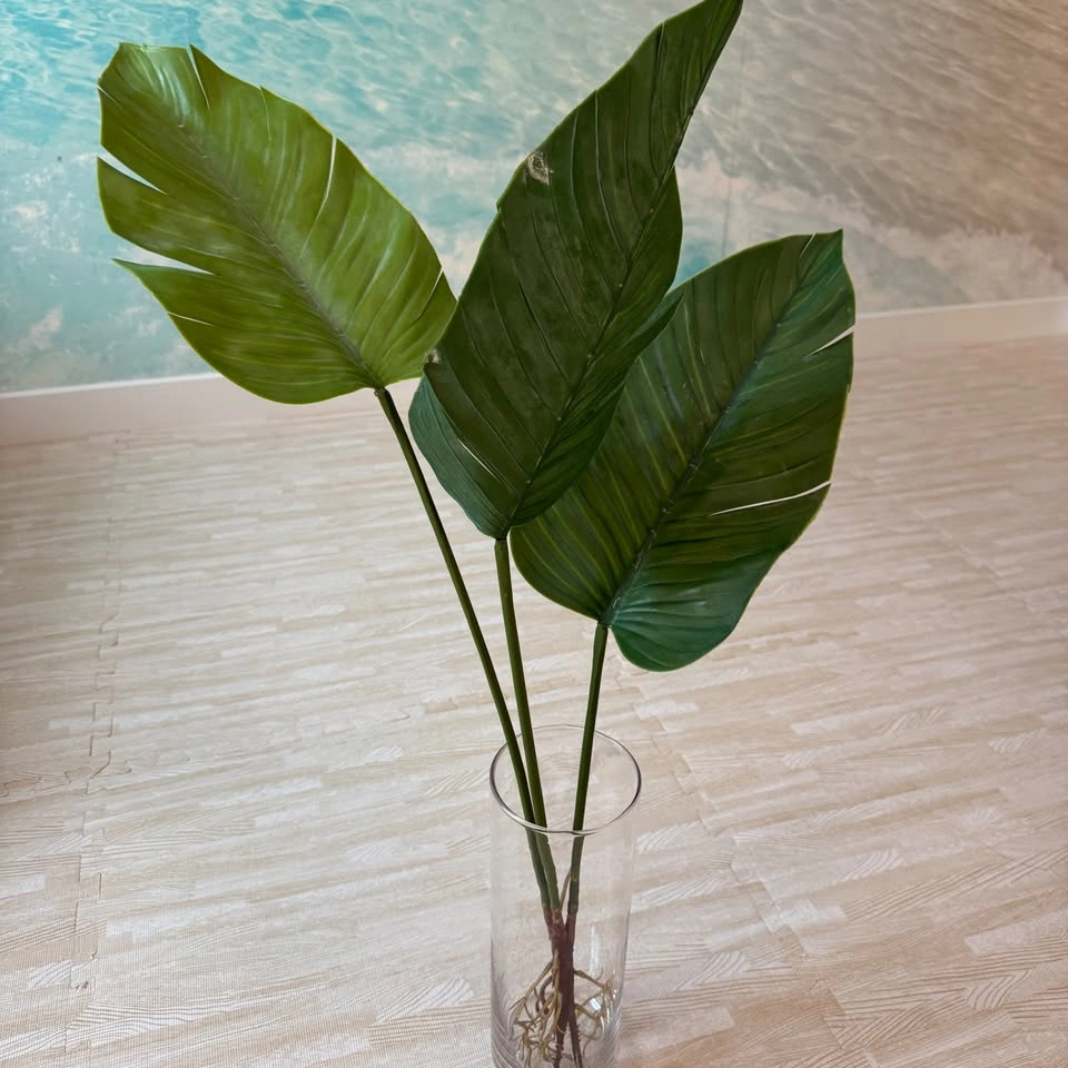 Artificial Tropical Plant in Glass Vase – Modern Coastal Decor 🌿 - photo 3