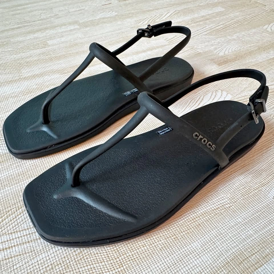 Crocs Miami Thong Flip Sandals - Women's W6 (2 Pairs)