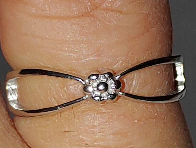 925 Silver Cubic Zirconia Ring Size 6.5