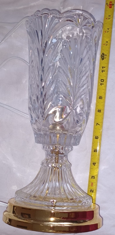 Vintage Crystal Table Lamp - Heavy Gold Metal Base - photo 2
