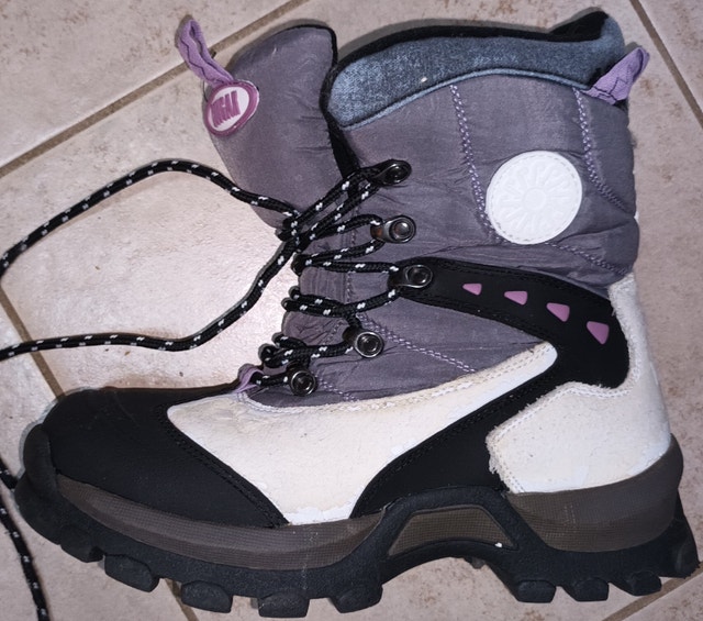 Women's Cougar Thermolite Waterproof Winter Boots Size 9 - photo 2