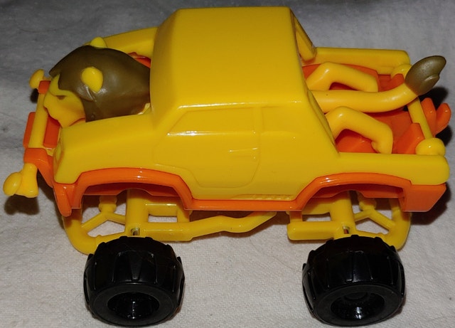 Large Kinder Eggs Toys - 4 Vehicles with Cats - photo 3