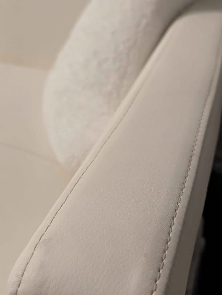 white sofa - photo 2