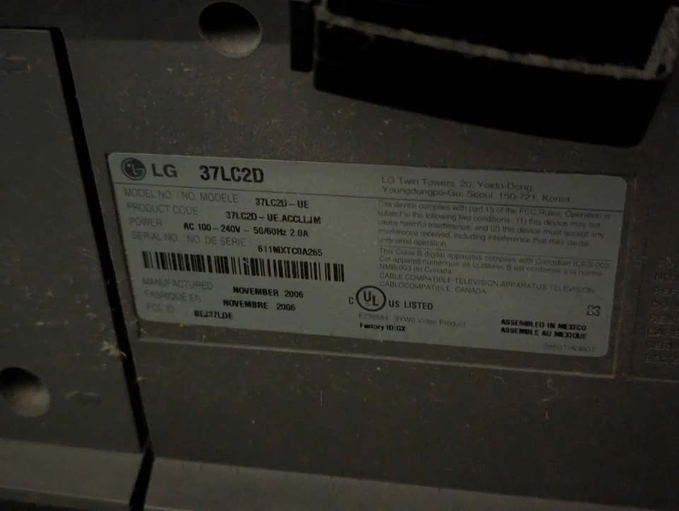 lil stupid tv no wifi no nothin - photo 4
