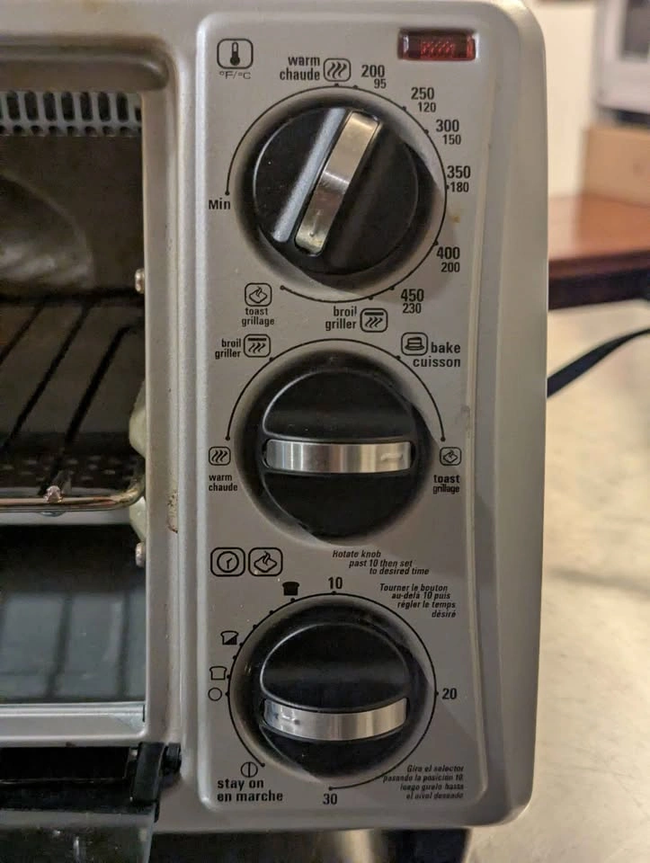 Black & Decker Toaster Oven - photo 2