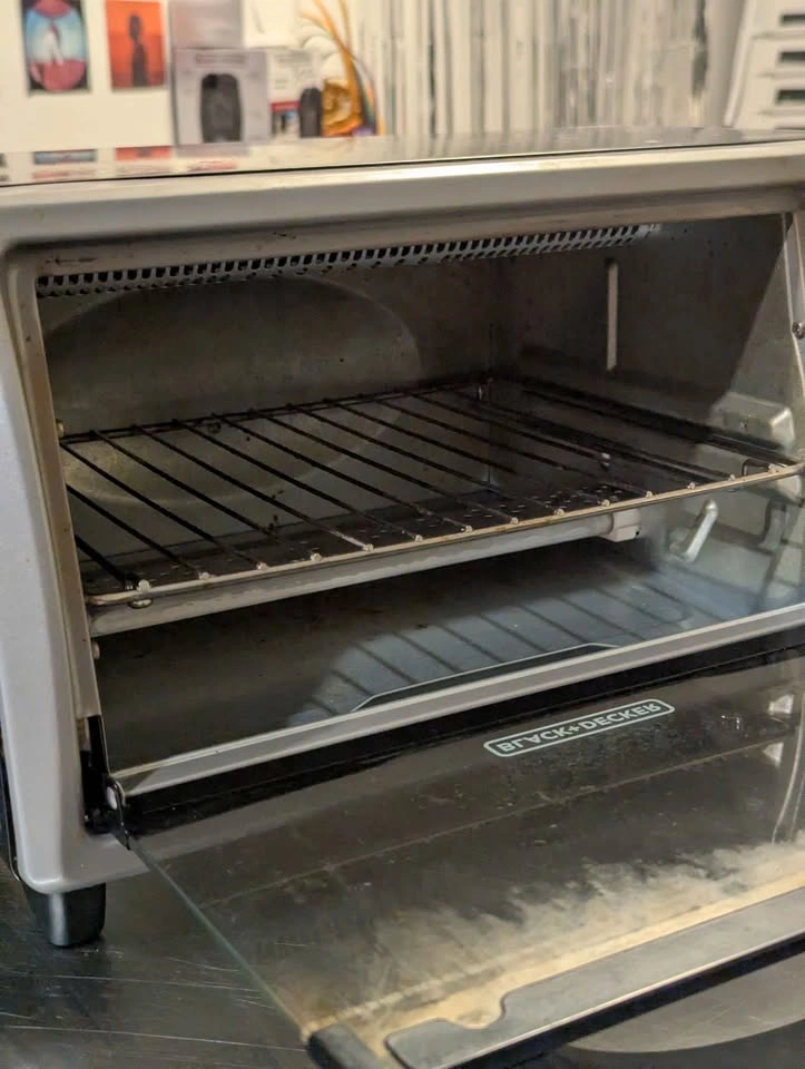 Black & Decker Toaster Oven - photo 4