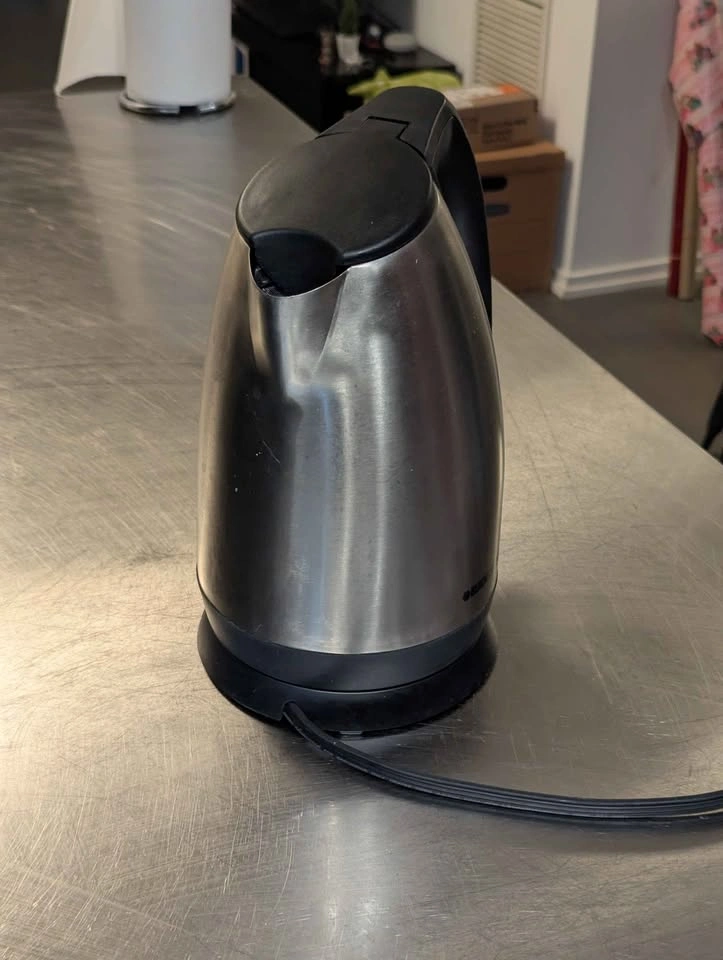 Black & Decker 1.7L Cordless Electric Kettle - photo 2
