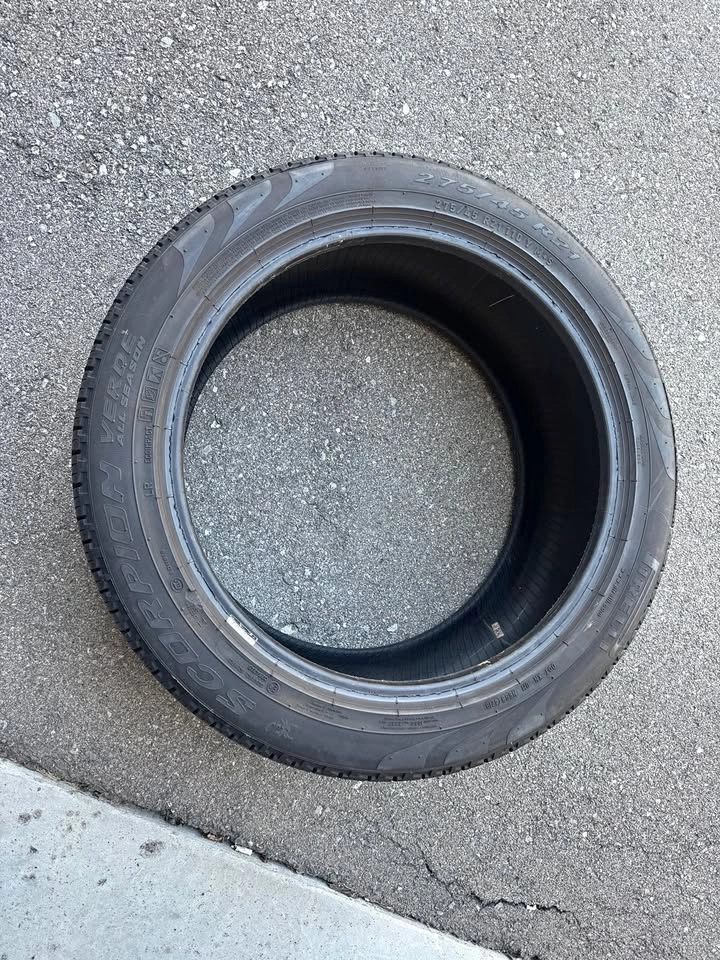 Pirelli Scorpion Verde All Season Tire (Land Rover)