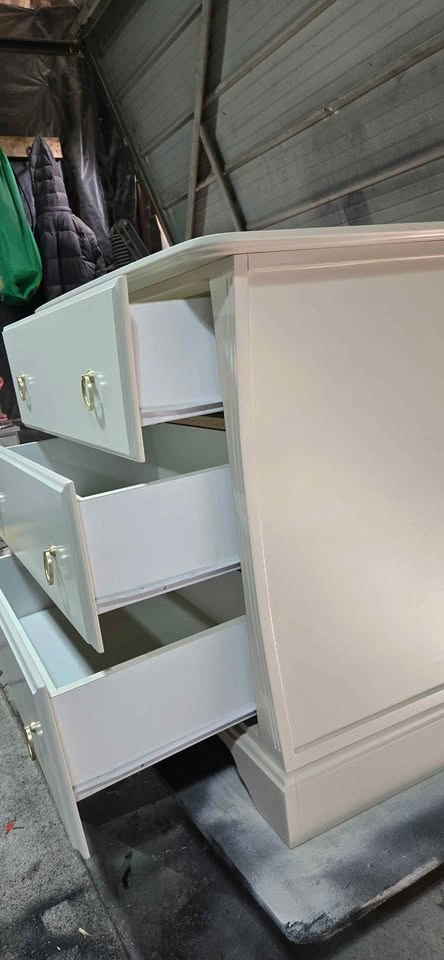 Curved 3-Drawer Dresser with Arched Mirror - photo 3