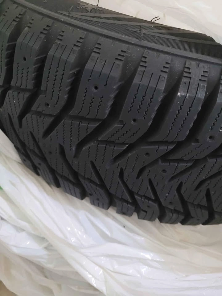 🔥 Moving Sale: ALMOST NEW WINTER TIRES + RIMS – ONLY $549! 🔥 - photo 3