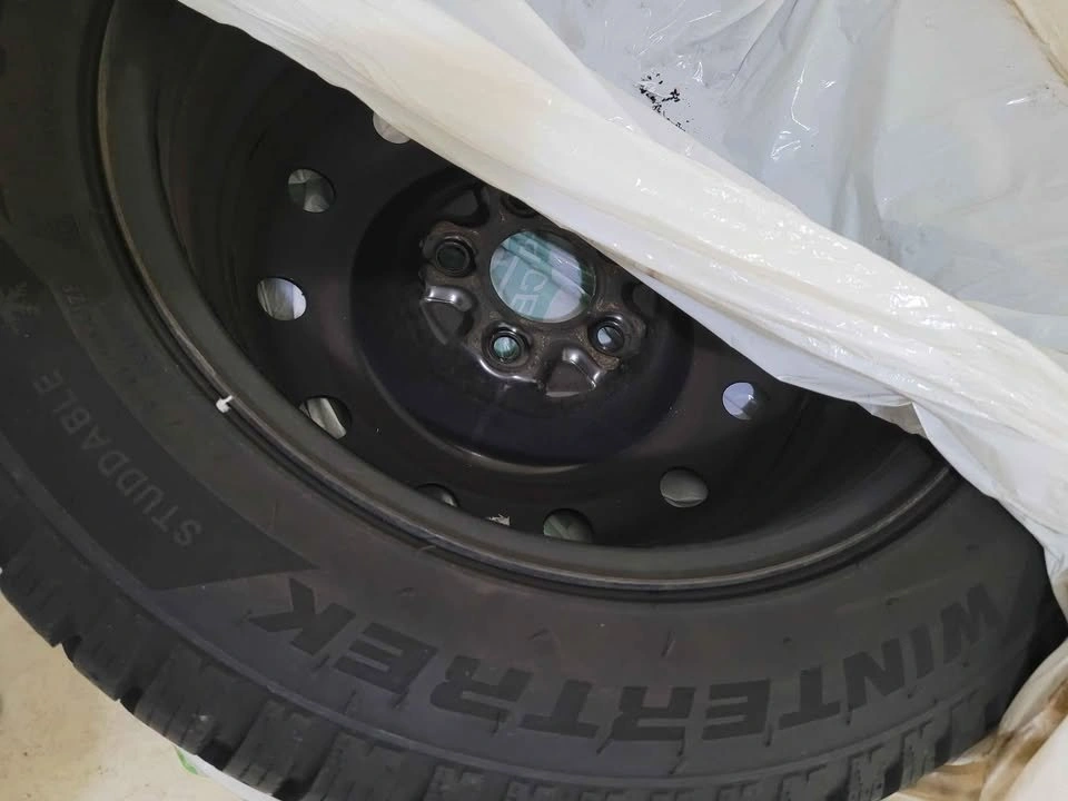 🔥 Moving Sale: ALMOST NEW WINTER TIRES + RIMS – ONLY $549! 🔥 - photo 4