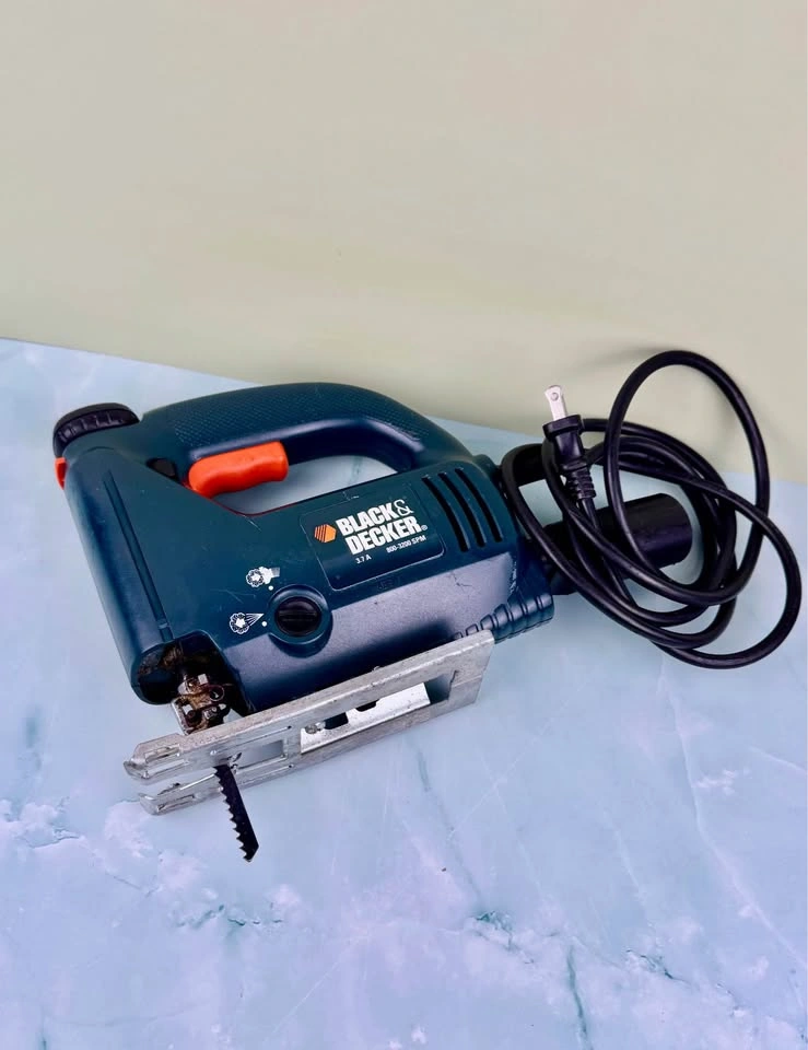 Black and Decker Corded Jigsaw, 3.7A, Variable Speed - photo 4
