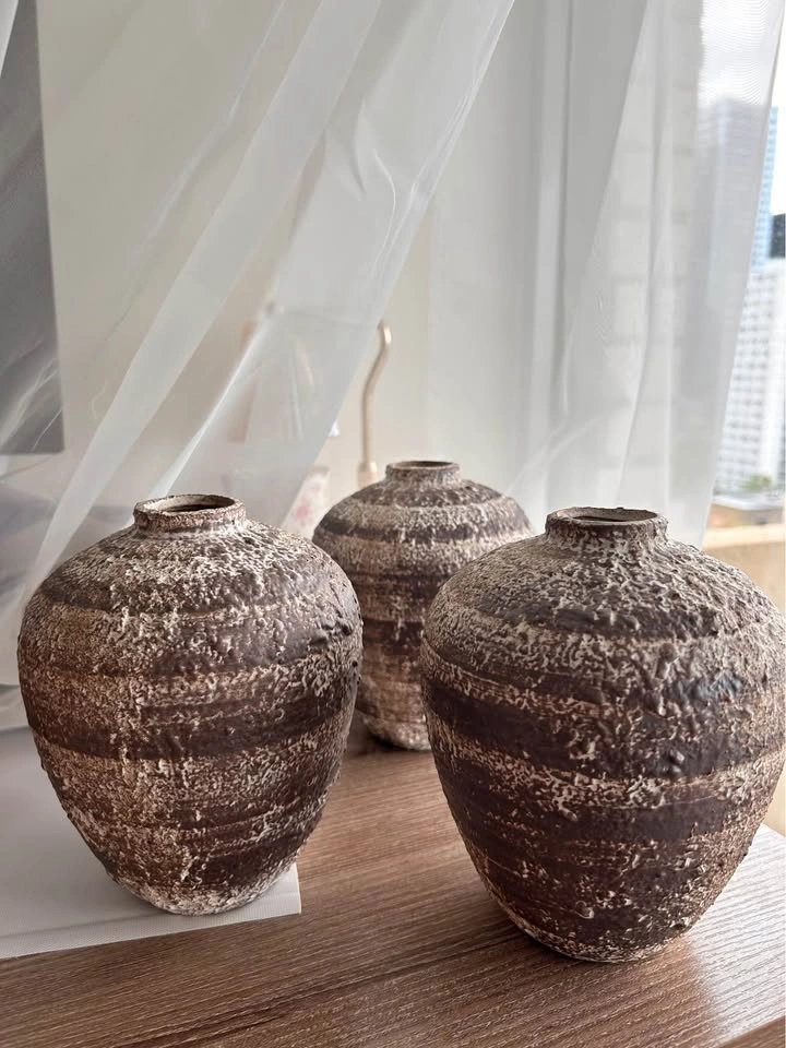 CLEARANCE - Cute farmhouse vase