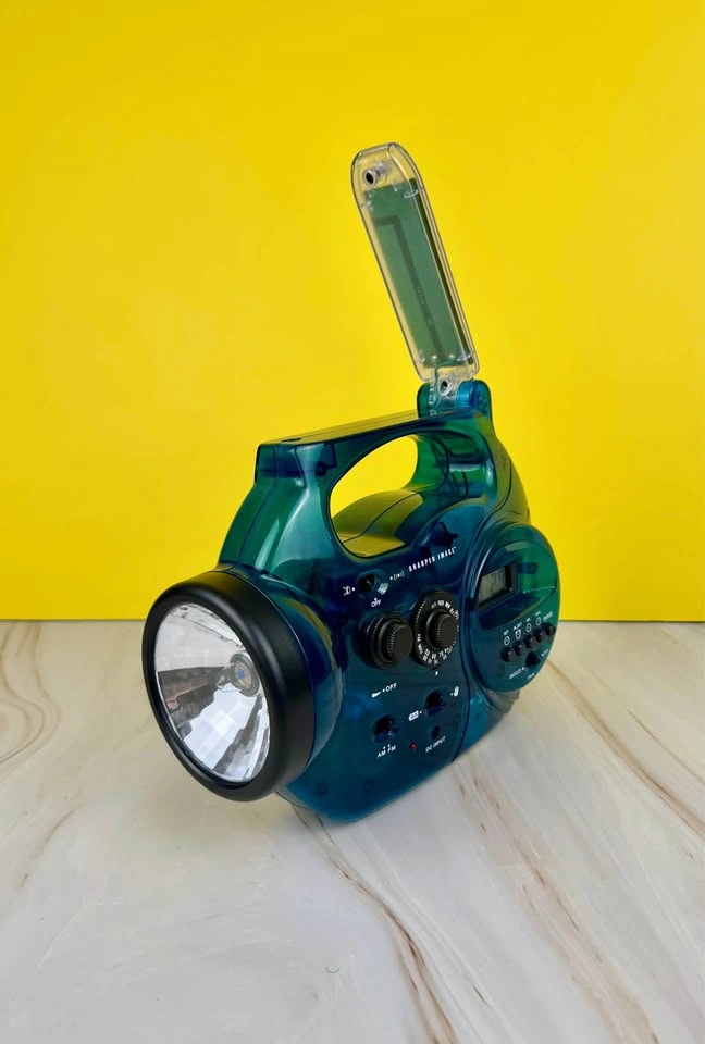 Sharper Image YW631 5-in-1 Emergency Radio, Spotlight, Solar, Ha - photo 3