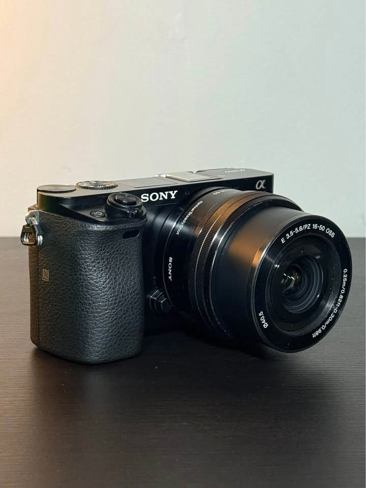 Sony A6000 with Charger and Bag - photo 4