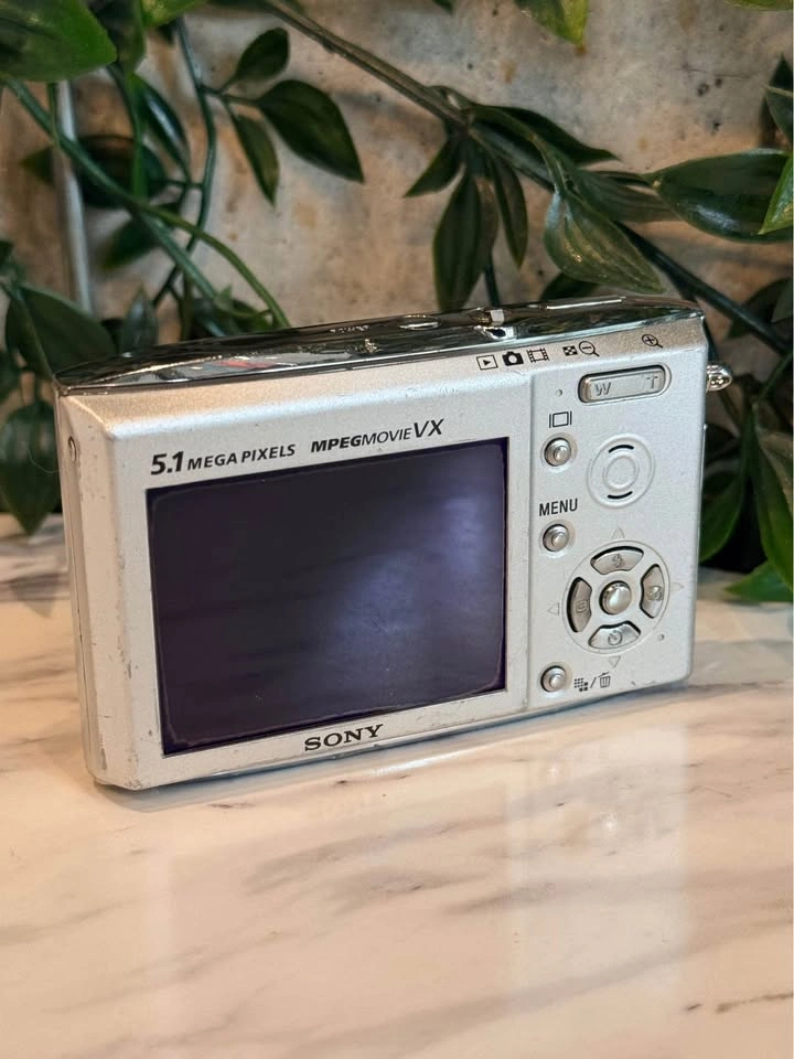 Sony Cybershot DSC-T5 Digital Camera - photo 3