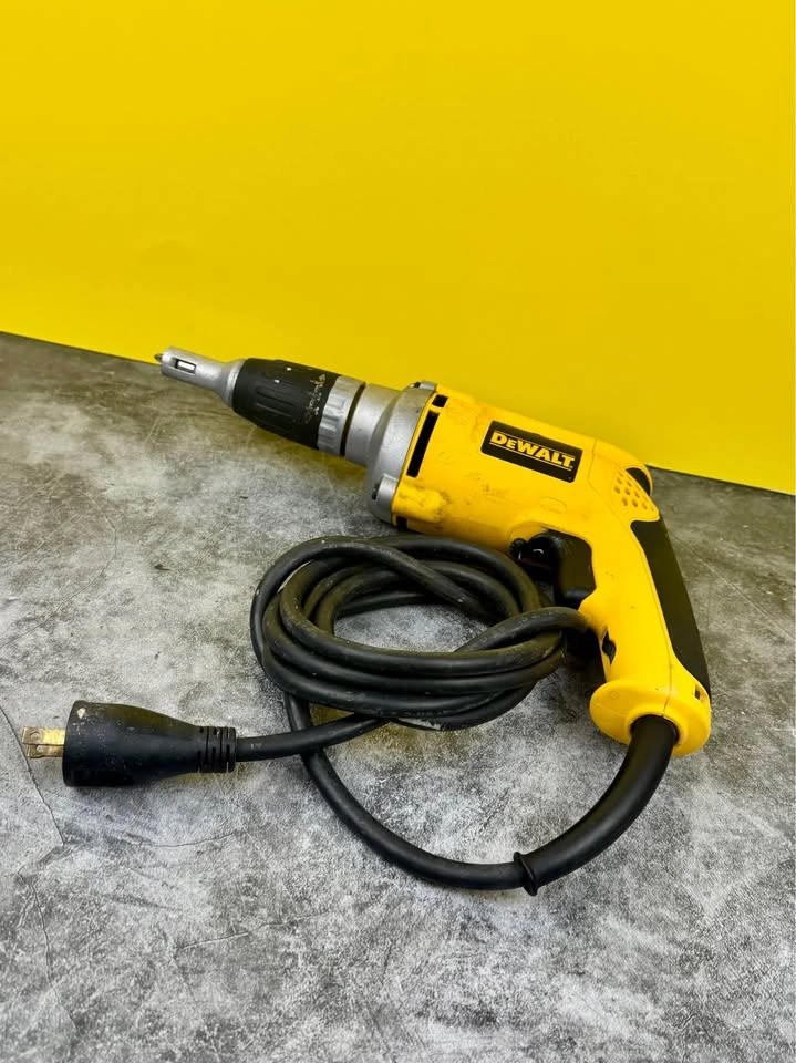 DEWALT Drywall Screw Gun, 6.3A, 4000 RPM, VSR, 8 ft Cord | Used - photo 2
