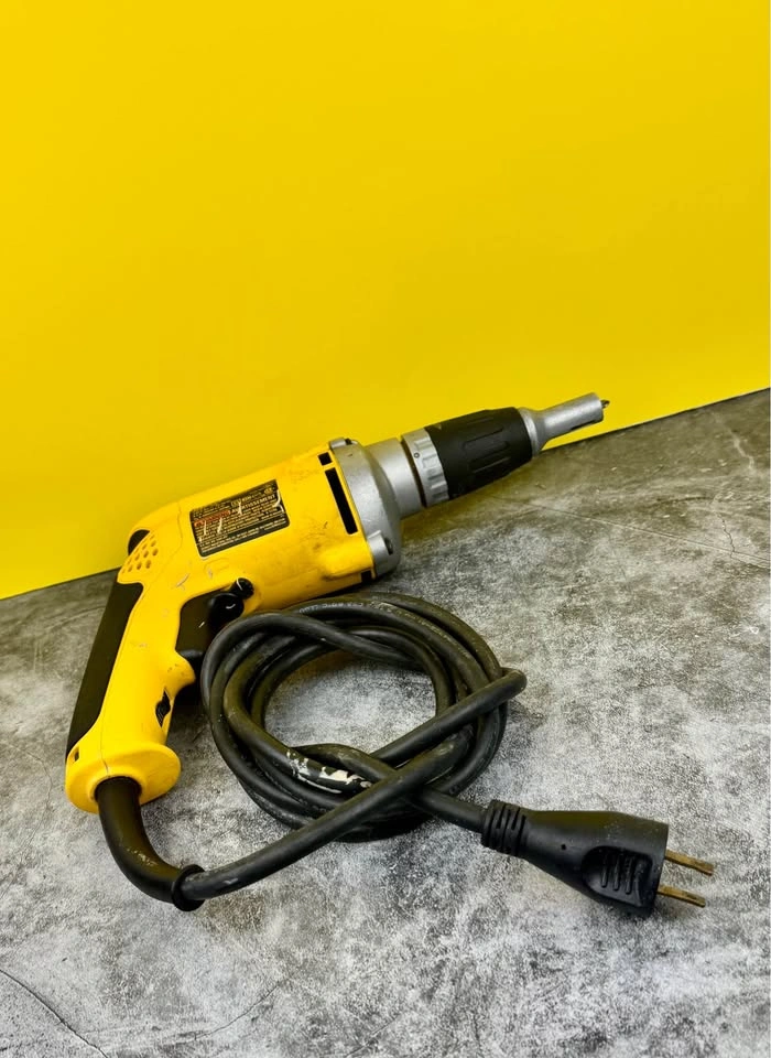 DEWALT Drywall Screw Gun, 6.3A, 4000 RPM, VSR, 8 ft Cord | Used - photo 3