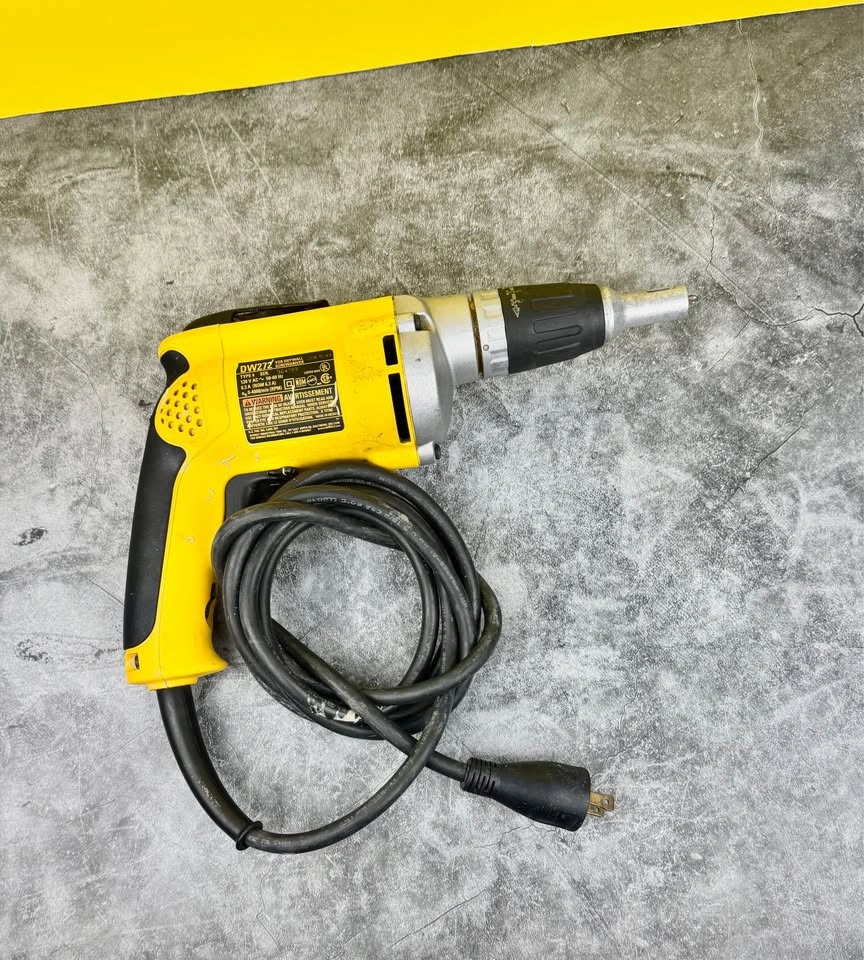 DEWALT Drywall Screw Gun, 6.3A, 4000 RPM, VSR, 8 ft Cord | Used - photo 4
