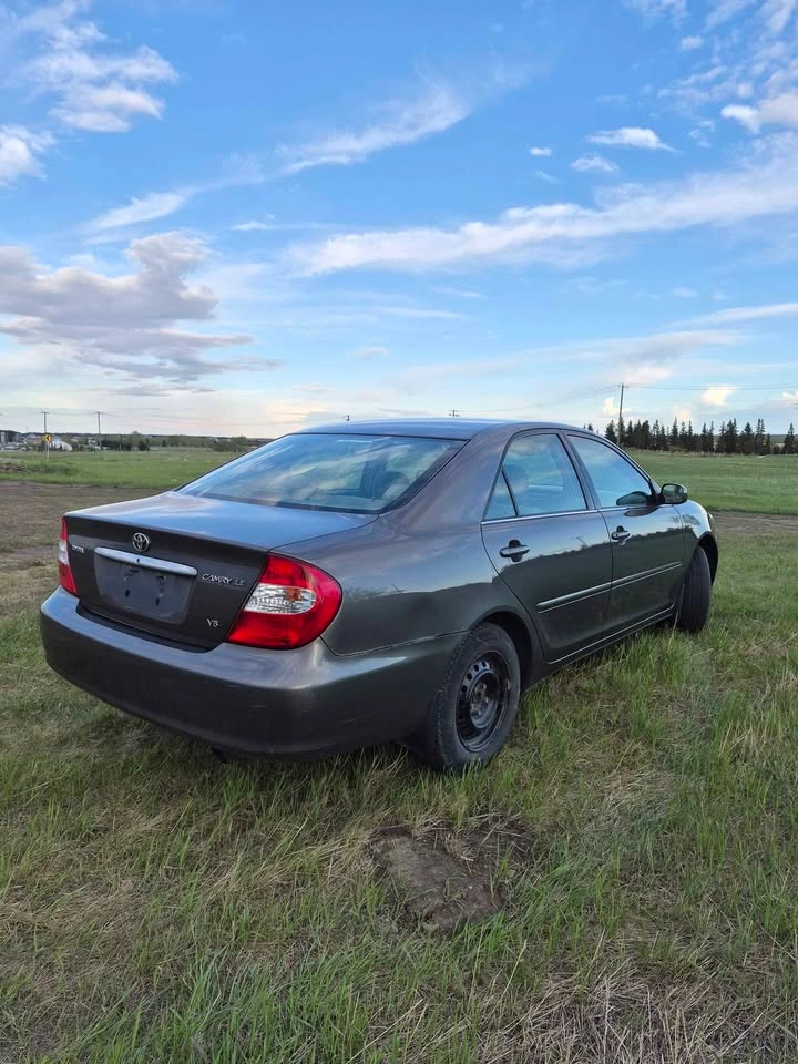 2004 Toyota Camry LE V6 - photo 3