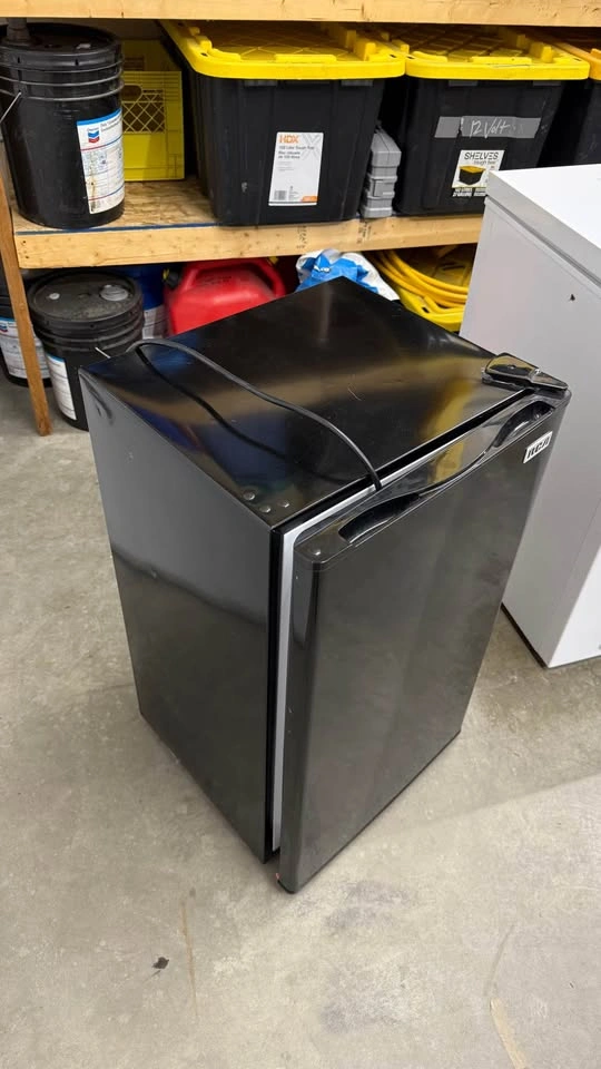 RCA 3.2 cuft Black Mini Fridge - photo 2
