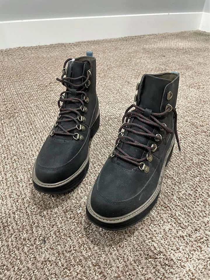 Teva Boots - Mid-Cut Lace-Up - unisex women 10 /men 9 / EU42 siz