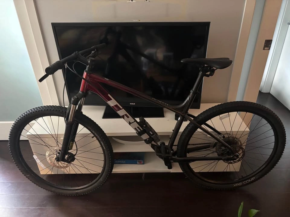 2002 Trek Marlin 6 Mountain Bike