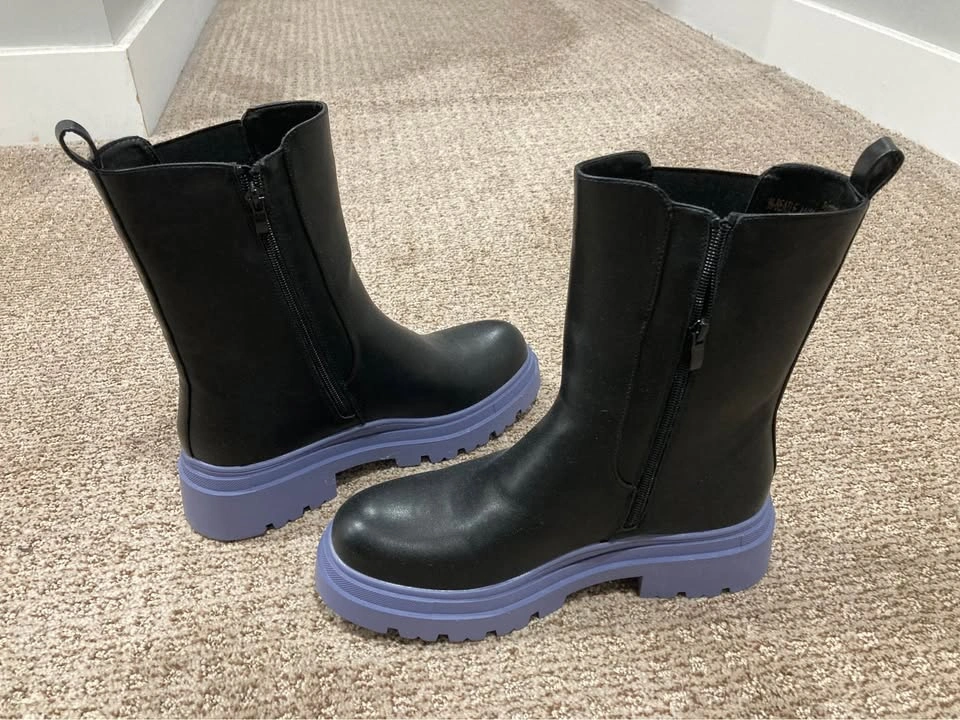 High-Top Boots - Bold Lavender Sole - Women's 9 / Men's 8 - photo 2