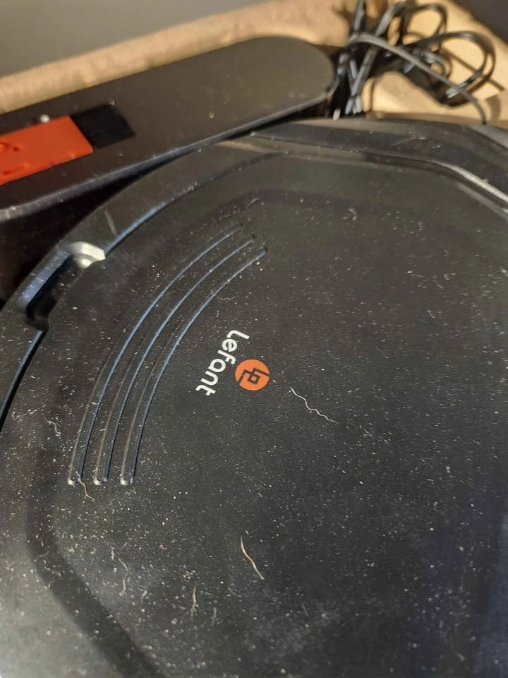 Lefant Robot Vacuum M201 - Needs Battery? - photo 3