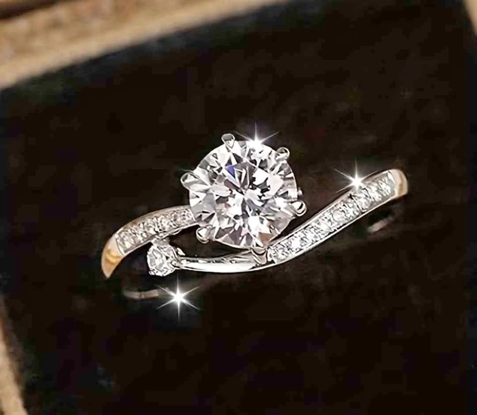 Women's Engagement Ring Easy Fashion Sparkling Synthetic Zirconi